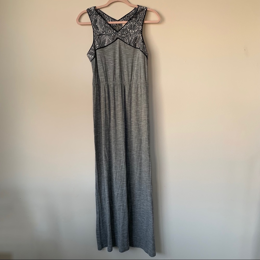 Skies are Blue Maxi Dress Black & Gray Jersey Knit Sleeveless V Neck Size Medium